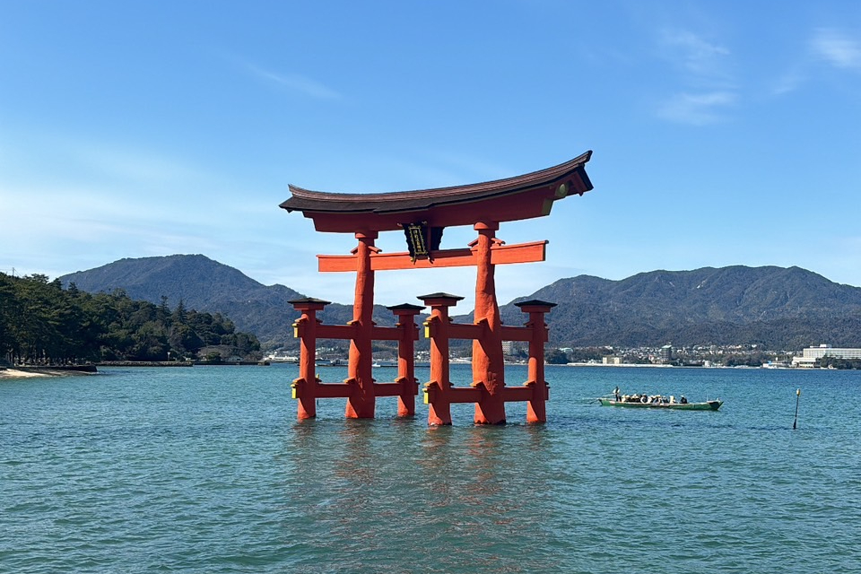 Hiroshima History for Kids: A Simple Guide to the Past